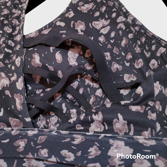 Fabletics leggings and sports bra - Picture 3 of 3